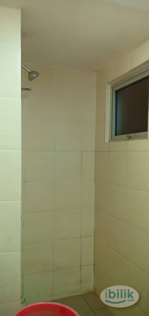 Middle Room at Bukit Jalil, Kuala Lumpur - Image 3