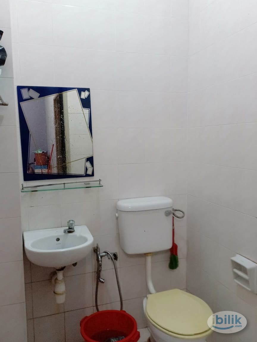 Setia Alam Middle  Room to rent - Image 3