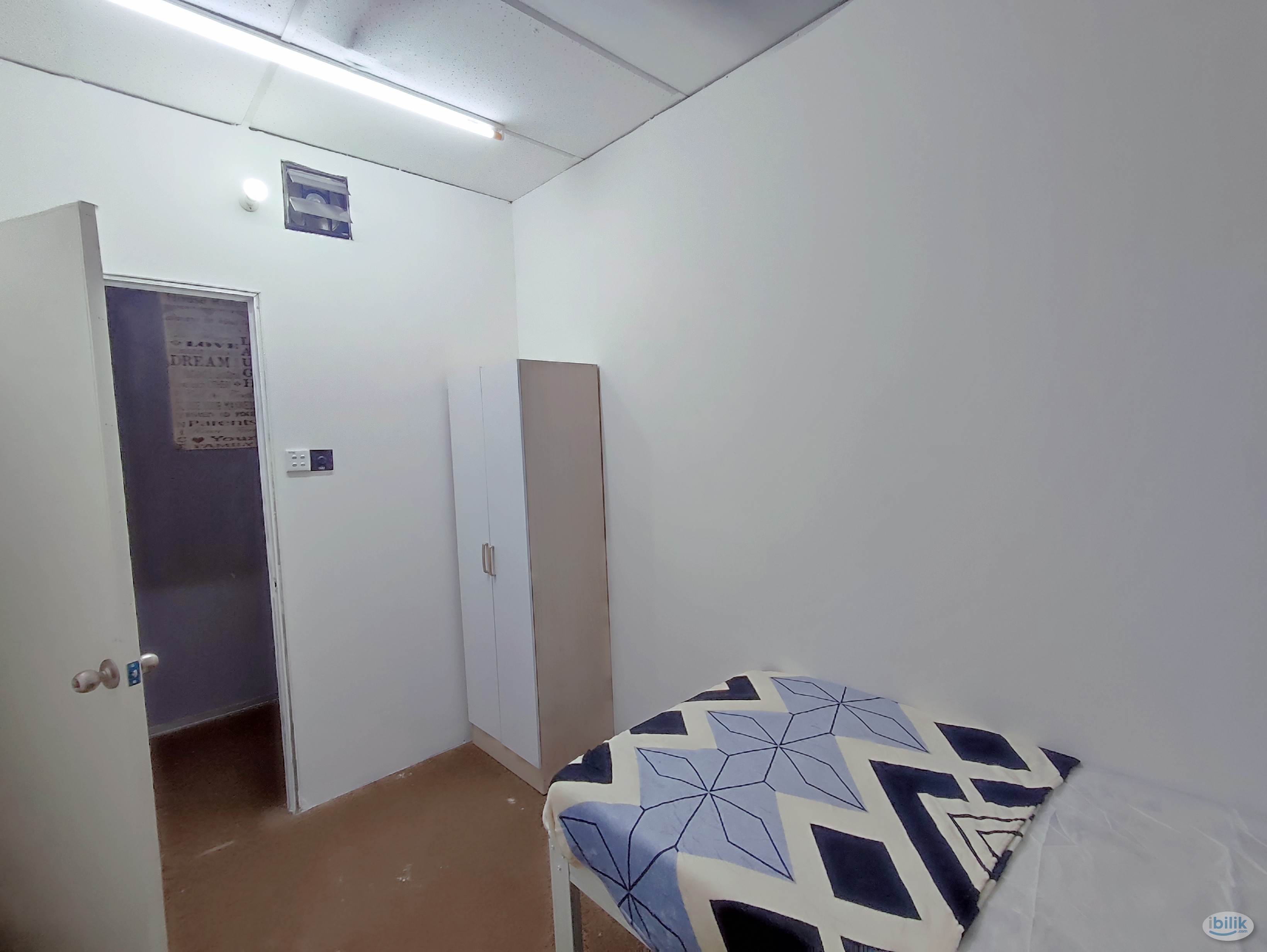 Female budget room at glomac Centro Bandar utama - Image 3