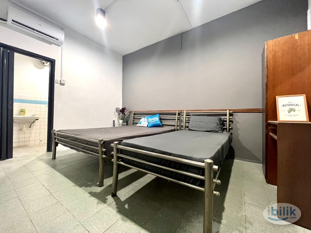 Rm300 BookingFeeOnly‼️ MiddleRoom☑️Near South Key🔥 - Image 1