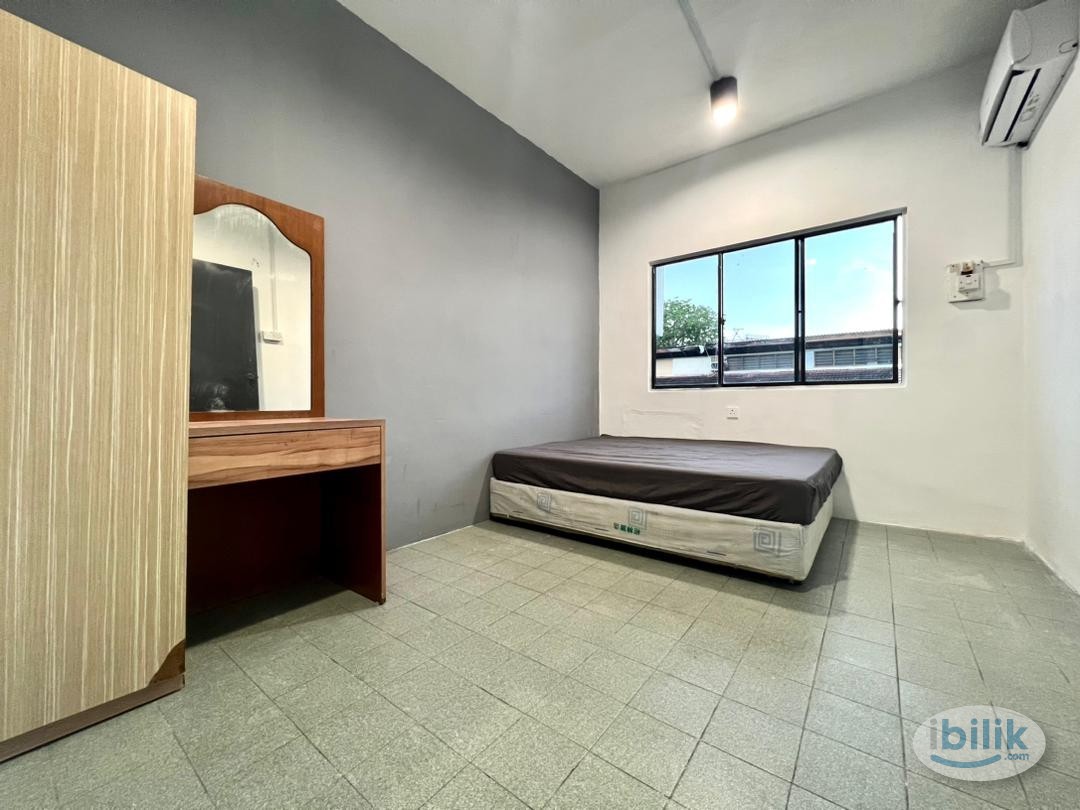 Rm300 BookingFeeOnly‼️ MiddleRoom☑️Near South Key🔥 - Image 3