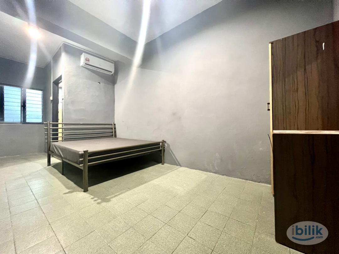 Rm300 BookingFeeOnly‼️ MiddleRoom☑️Near South Key🔥 - Image 5
