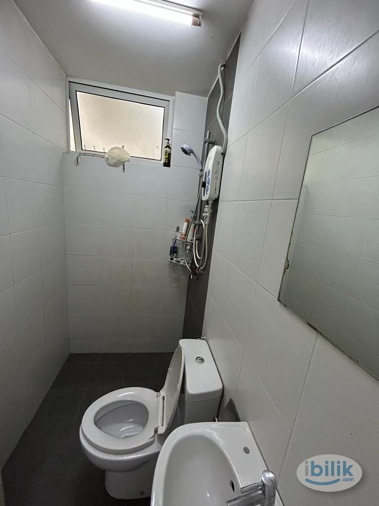😍 5 mins walk to LRT 😍 Direct access to shopping mall 😍Free Wifi 😍Fully furnished Single Room at Pacific Place Ara Daman - Image 3