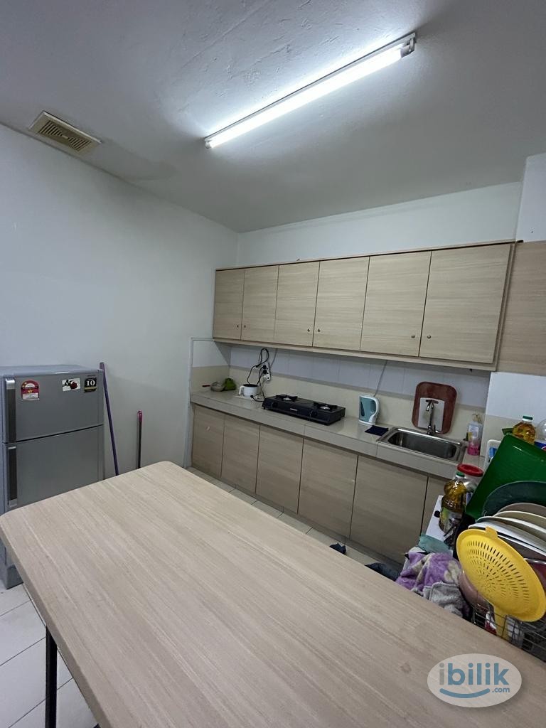 😍 5 mins walk to LRT 😍 Direct access to shopping mall 😍Free Wifi 😍Fully furnished Single Room at Pacific Place Ara Daman - Image 4