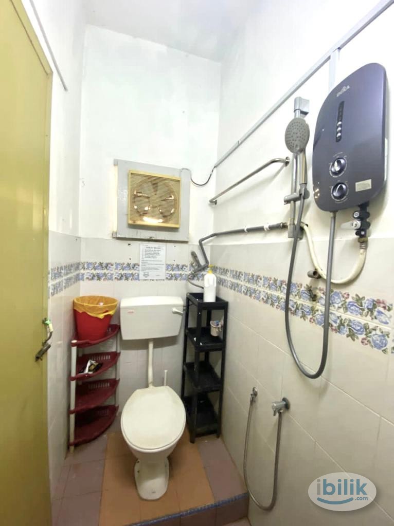Fully Furnished Middle Room Landed in SS1, Petaling JayaNear Damansara/Sea Park - Image 5