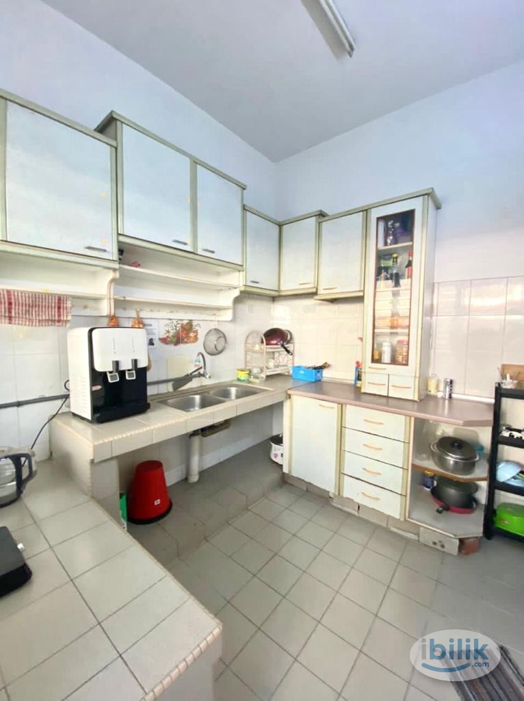 Fully Furnished Middle Room Landed in SS1, Petaling JayaNear Damansara/Sea Park - Image 4