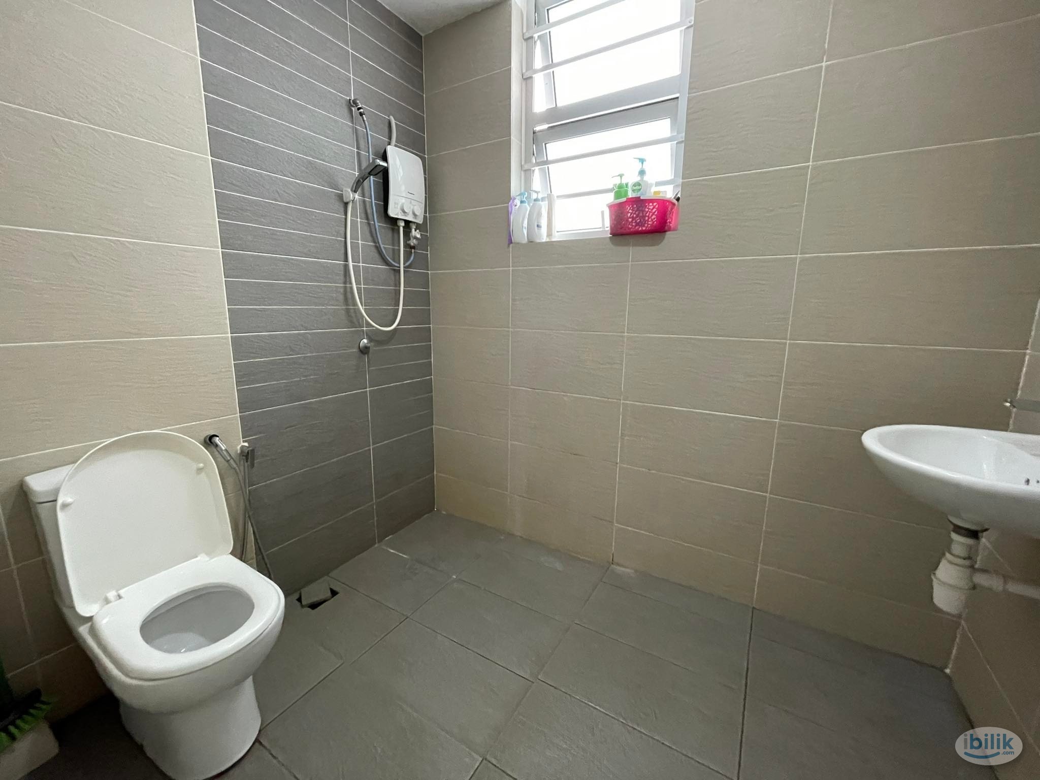 Middle Room at Sandilands, Jelutong - Image 3