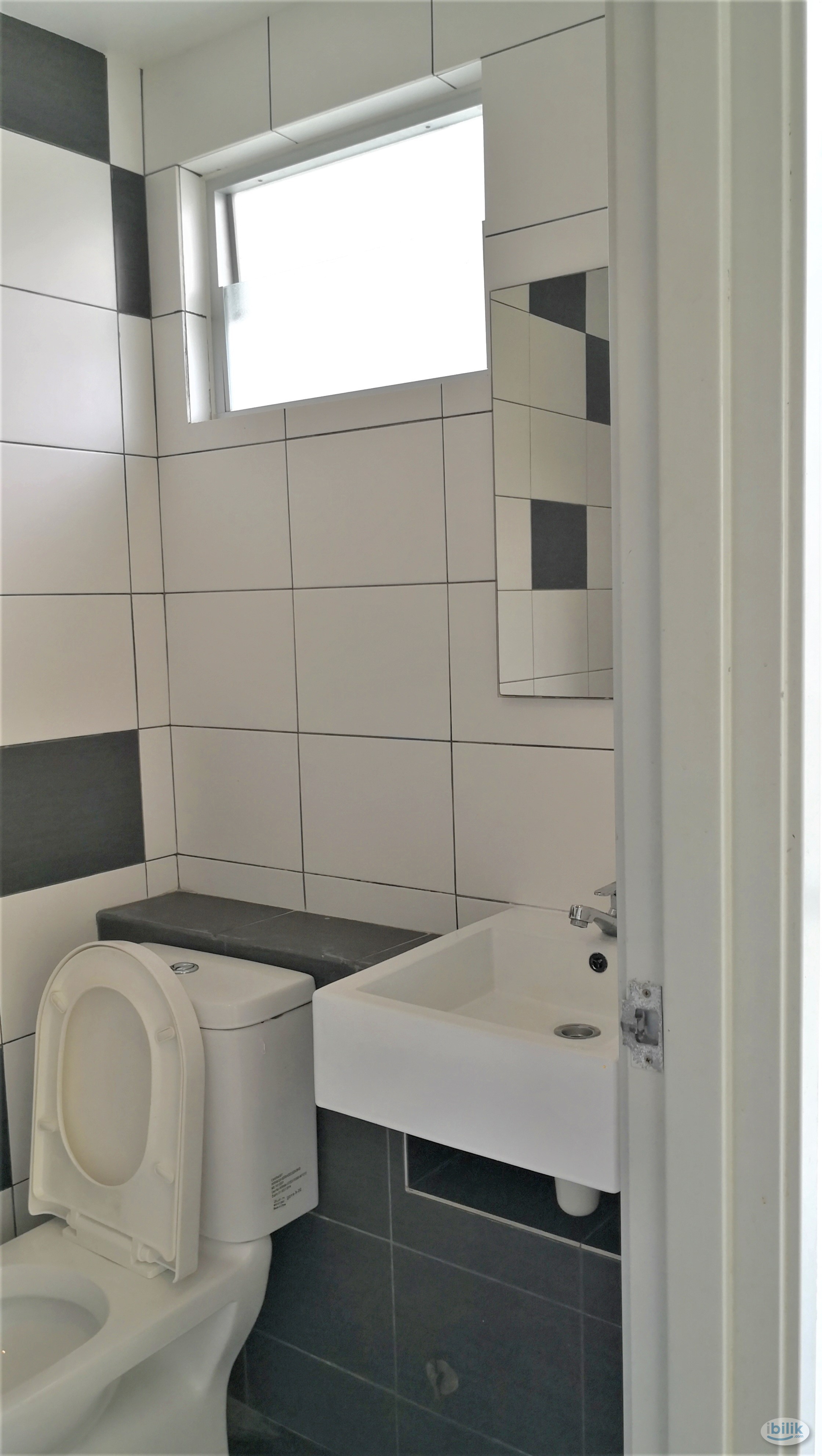 Single Room Suite at UniVillage, Semenyih - Image 5