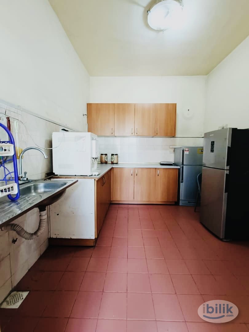 Single Room at Damansara Jaya, Petaling Jaya - Image 4