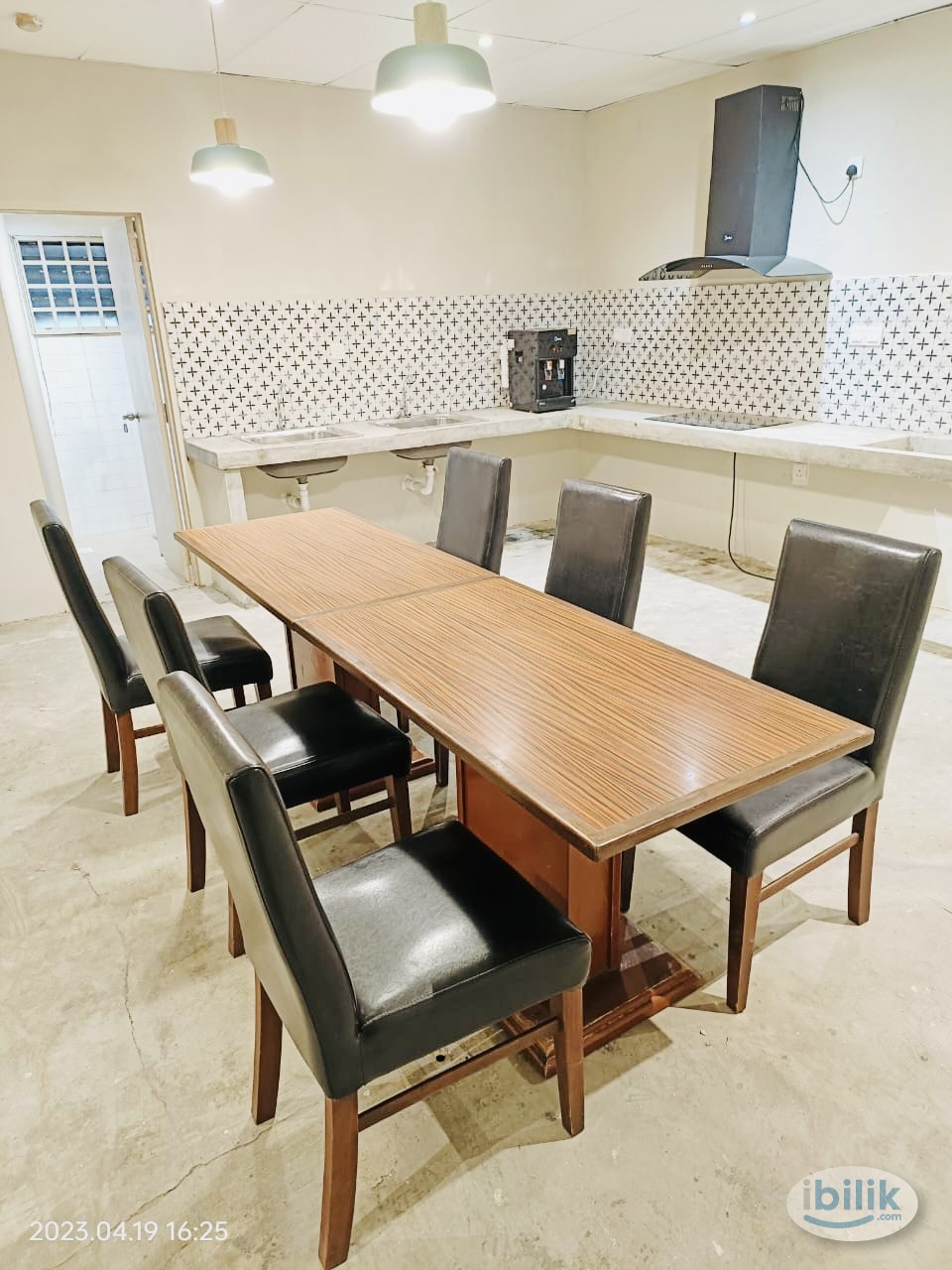 Co living Hotel Room For Long Term Rent At China Town Petaling Street Near LRT / MRT - Image 4
