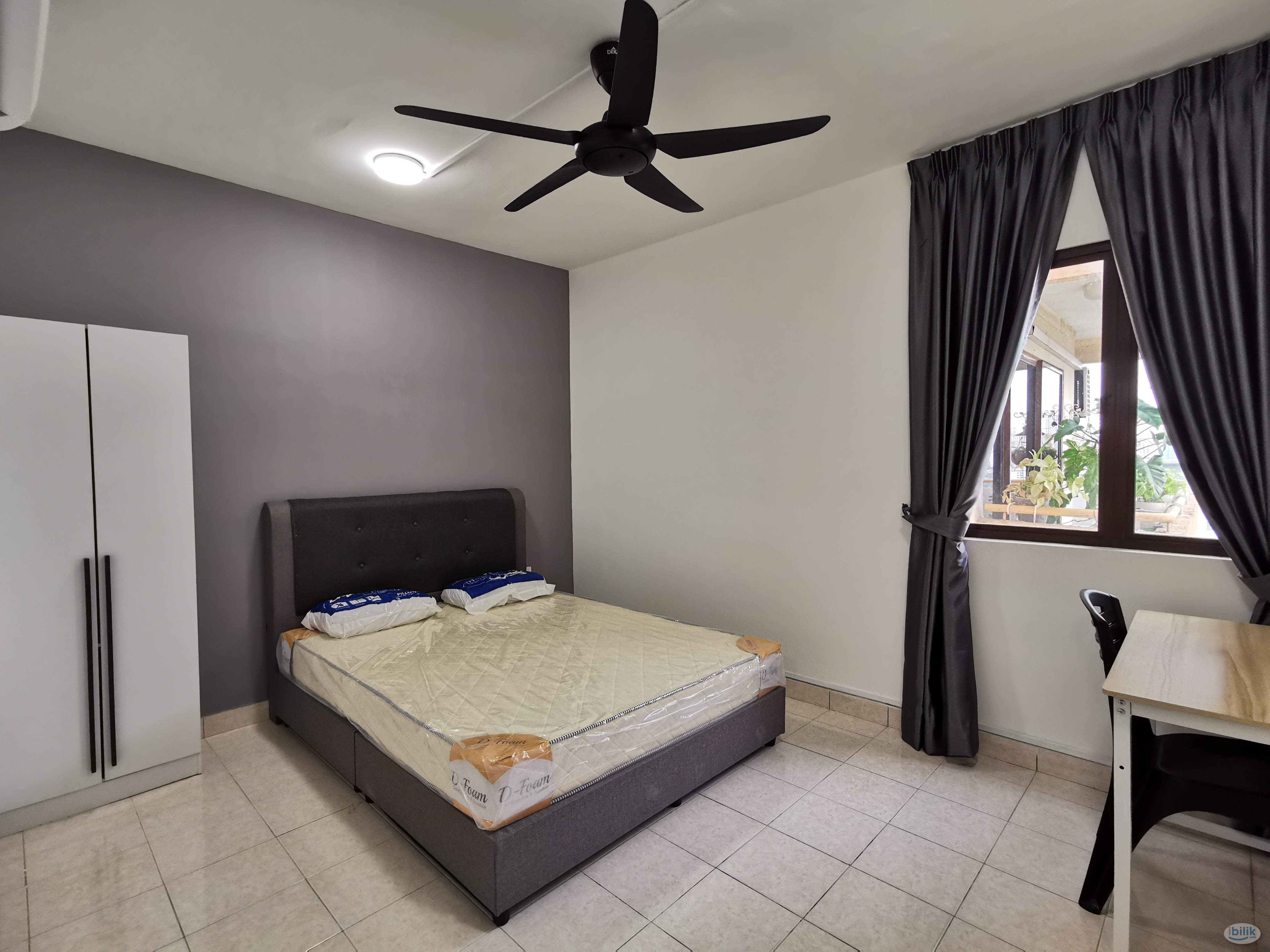 PALM SPRING NEW FULLY FURNISHED & NEW RENOVATED Middle Room at Palm Spring, Kota Damansara - Image 1