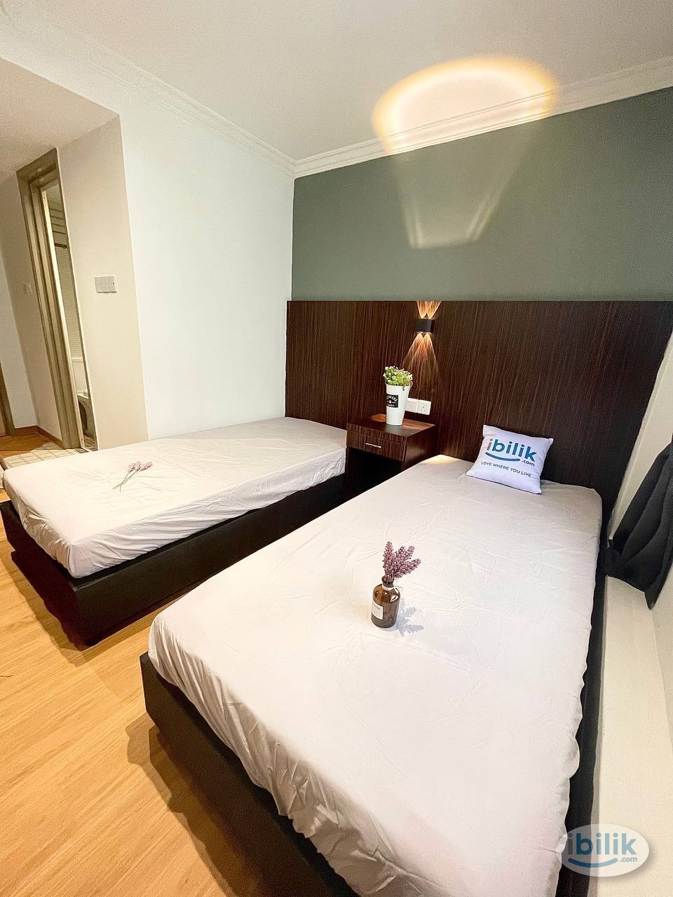 1mins walk to HKL 🏥 Move in Immediately Furnished Room near LRT Chow Kit - Image 2