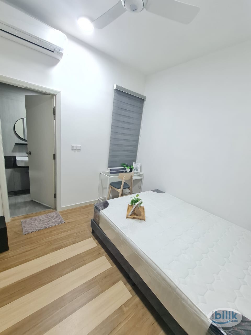 Chinese Male Unit Master Room at Aster Residence, Cheras , Fully Furnish, Free wifi Free Utiltiy - Image 1