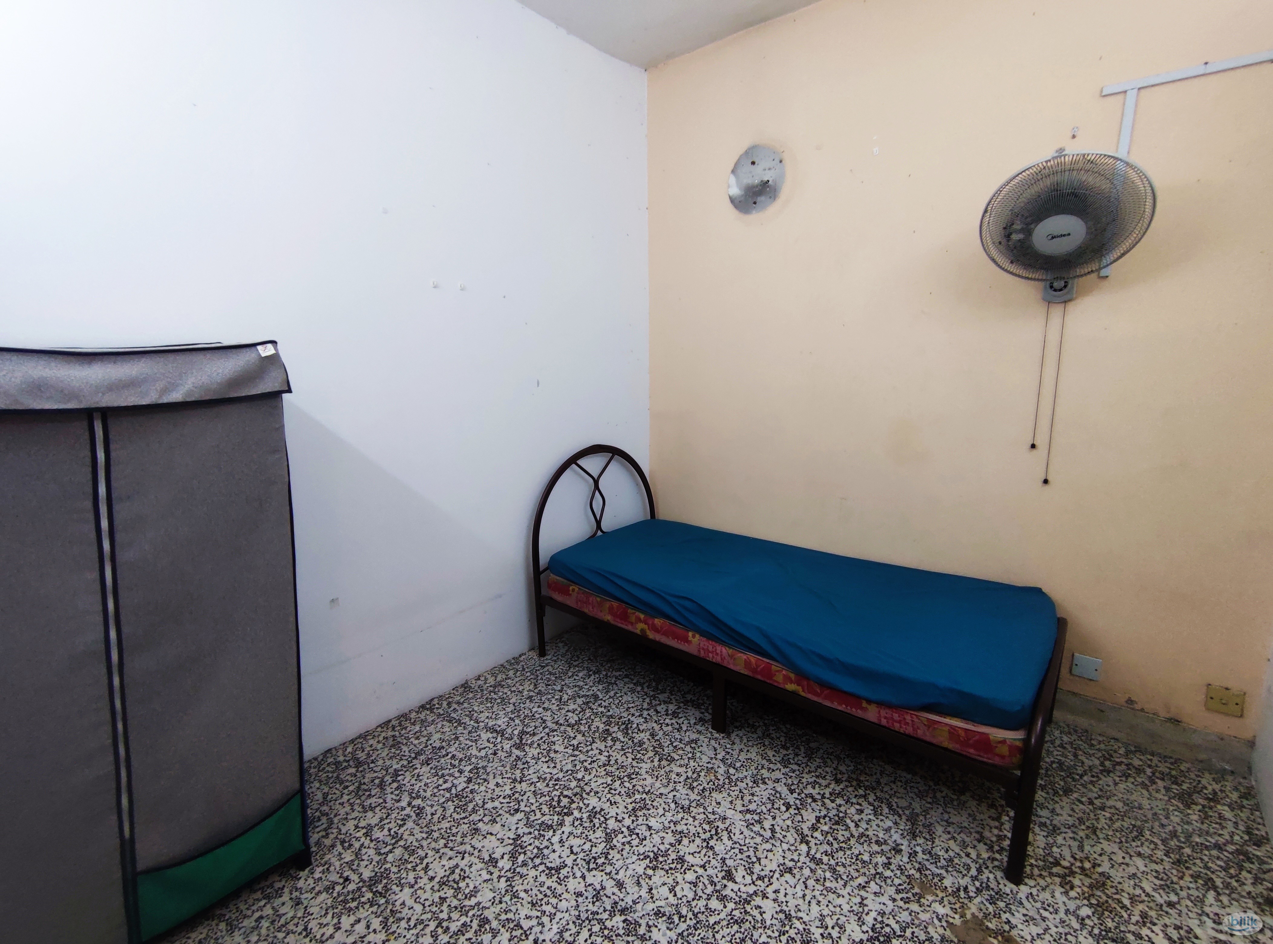 Free Deposit ❗ Walking Distance to Uptown Damansara 📍 Middle Room Rent in Damansara Utama, PJ - Image 3