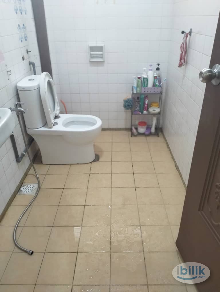 Middle Room near Main Place Mall USJ🤩 Walking Distance to LRT USJ🚄 🤩 - Image 3