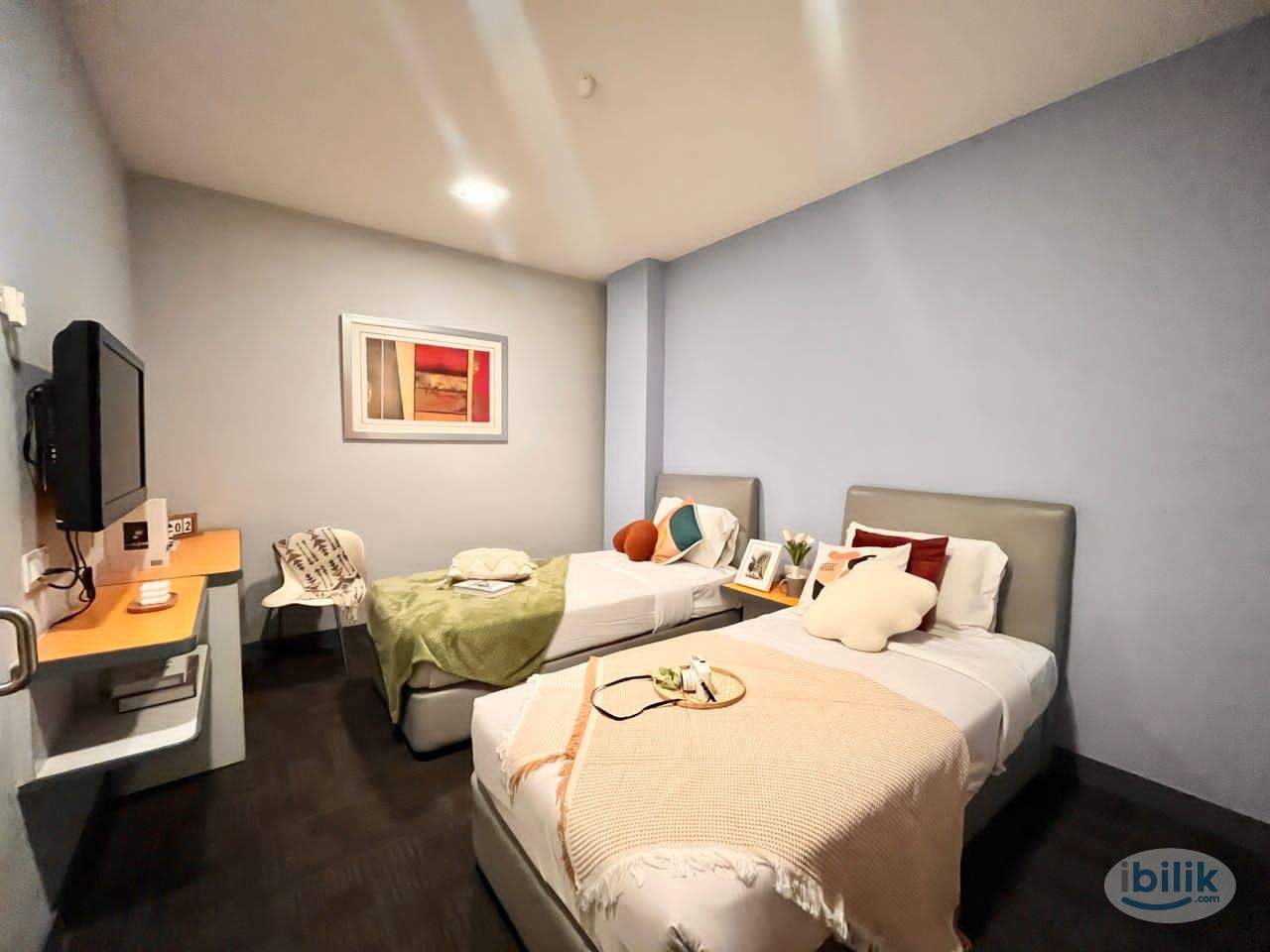 3 minutes driving to MRT Chan Sow Lin 🚂 Room Rent with private bathroom at Jln Sungai Besi, KL - Image 1