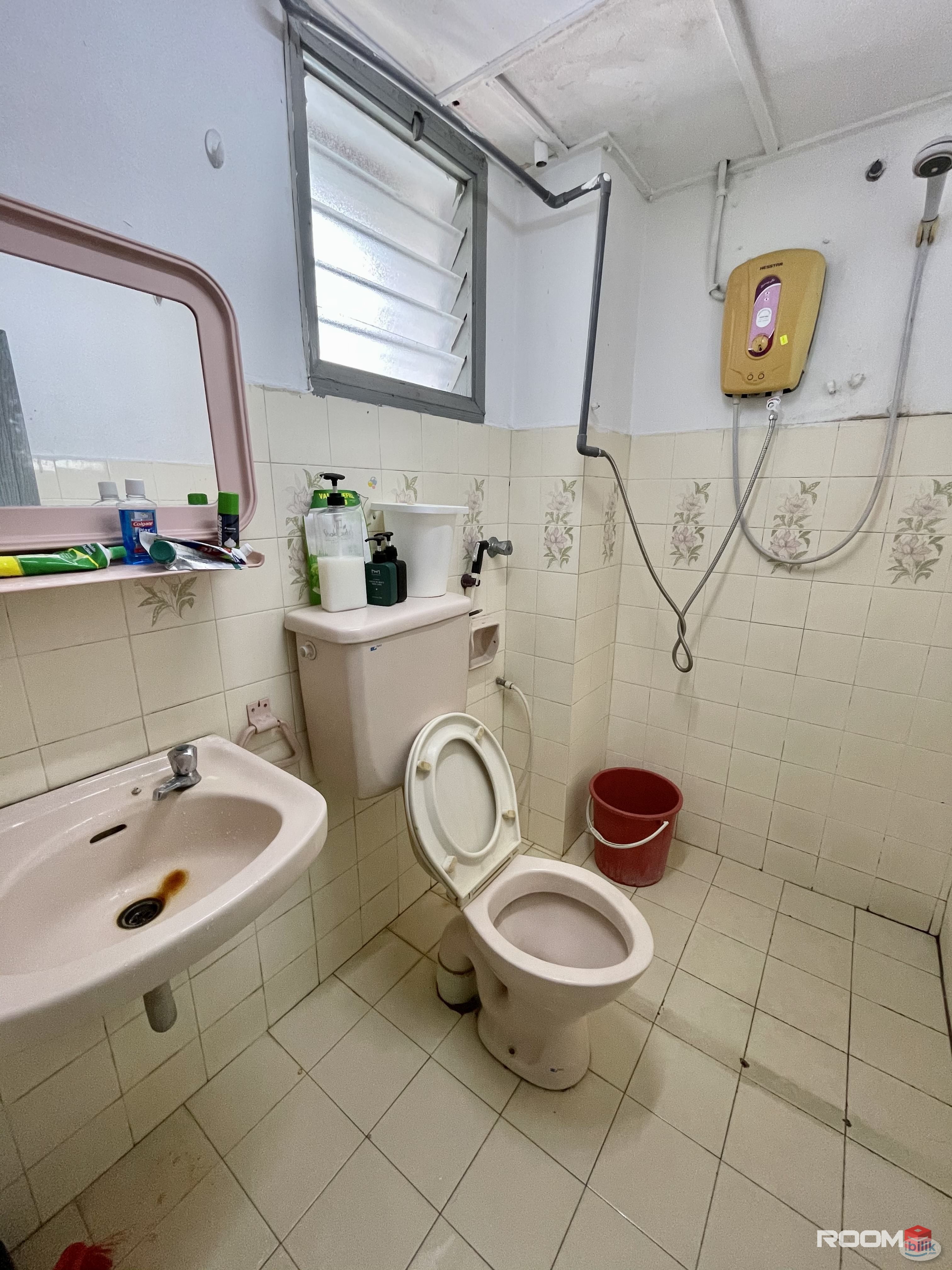🔥🏠 One Month Deposit Only ❗️ Middle Room in Bandar Puchong Jaya 🛏️✨ - Image 3