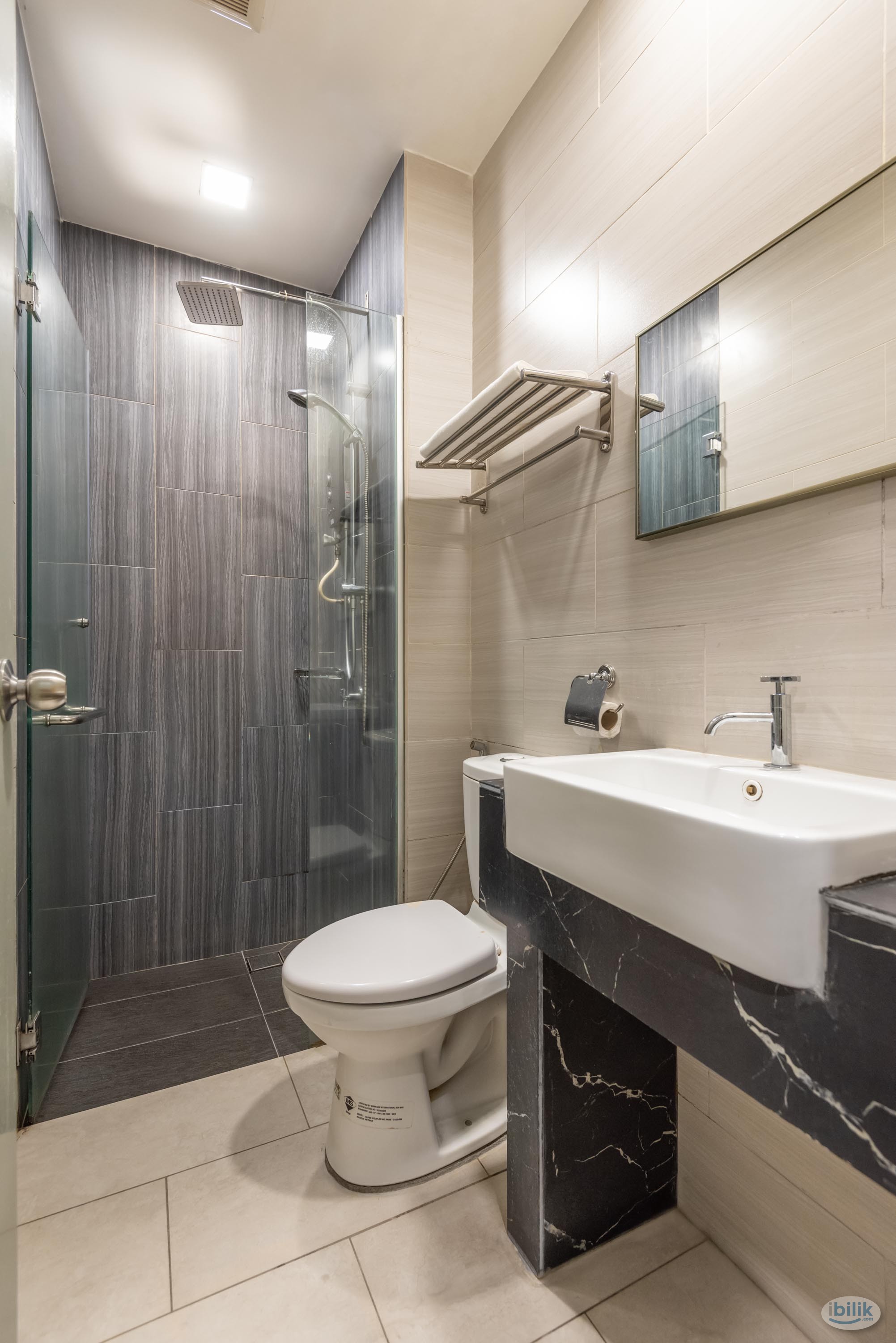 Near Pudu LRT ⭐️ Room + Private Toilet for Rent at Pudu - Image 1