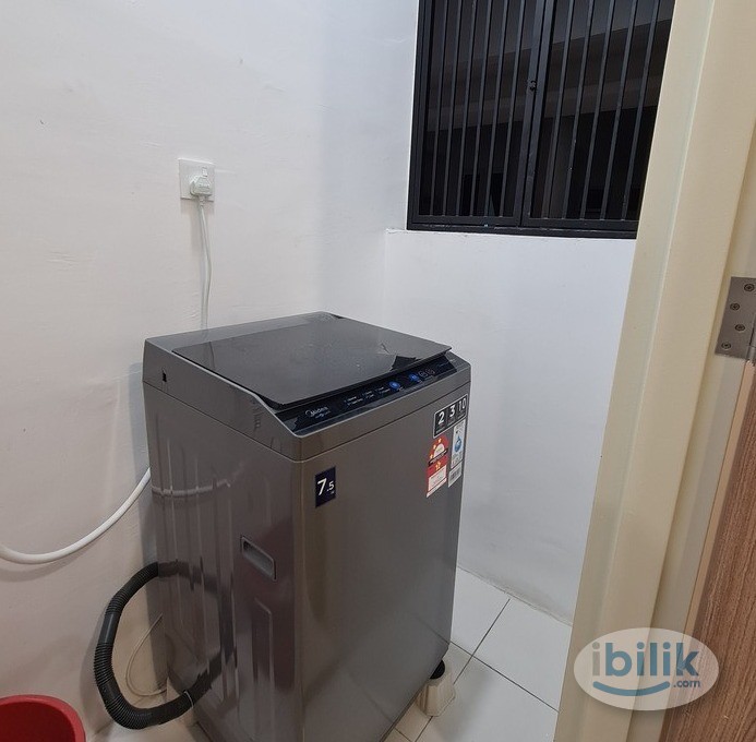 Master Room with Private Toilet & Carpark @ QuayWest Residence, Bayan Lepas - Image 4
