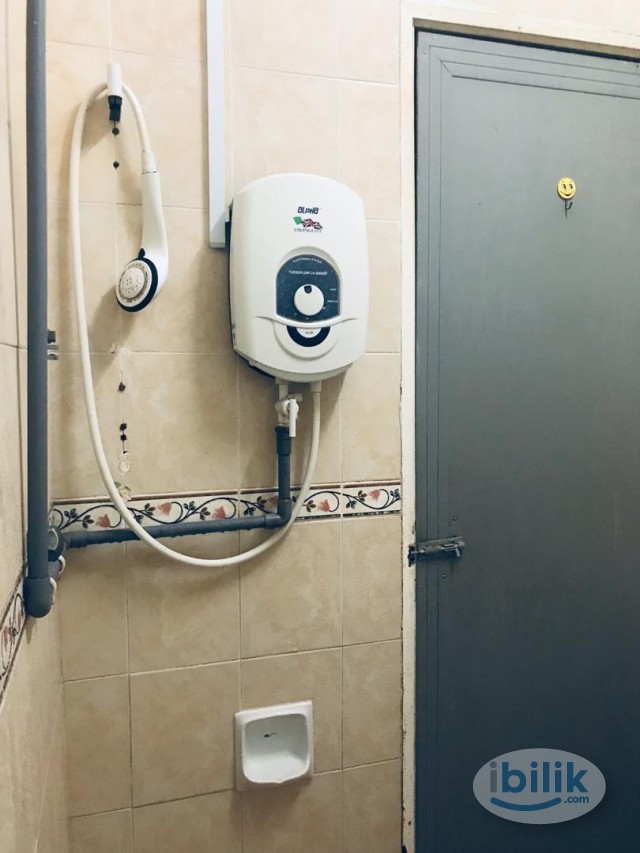 🏢 Weekly Cleaning Room for Rent at Damansara Kim Nearby Amenities & Full Facilities 🧹🌟🏠🛋️🏋️‍♀️🏊‍♂️🌳🍽️🛒 - Image 1