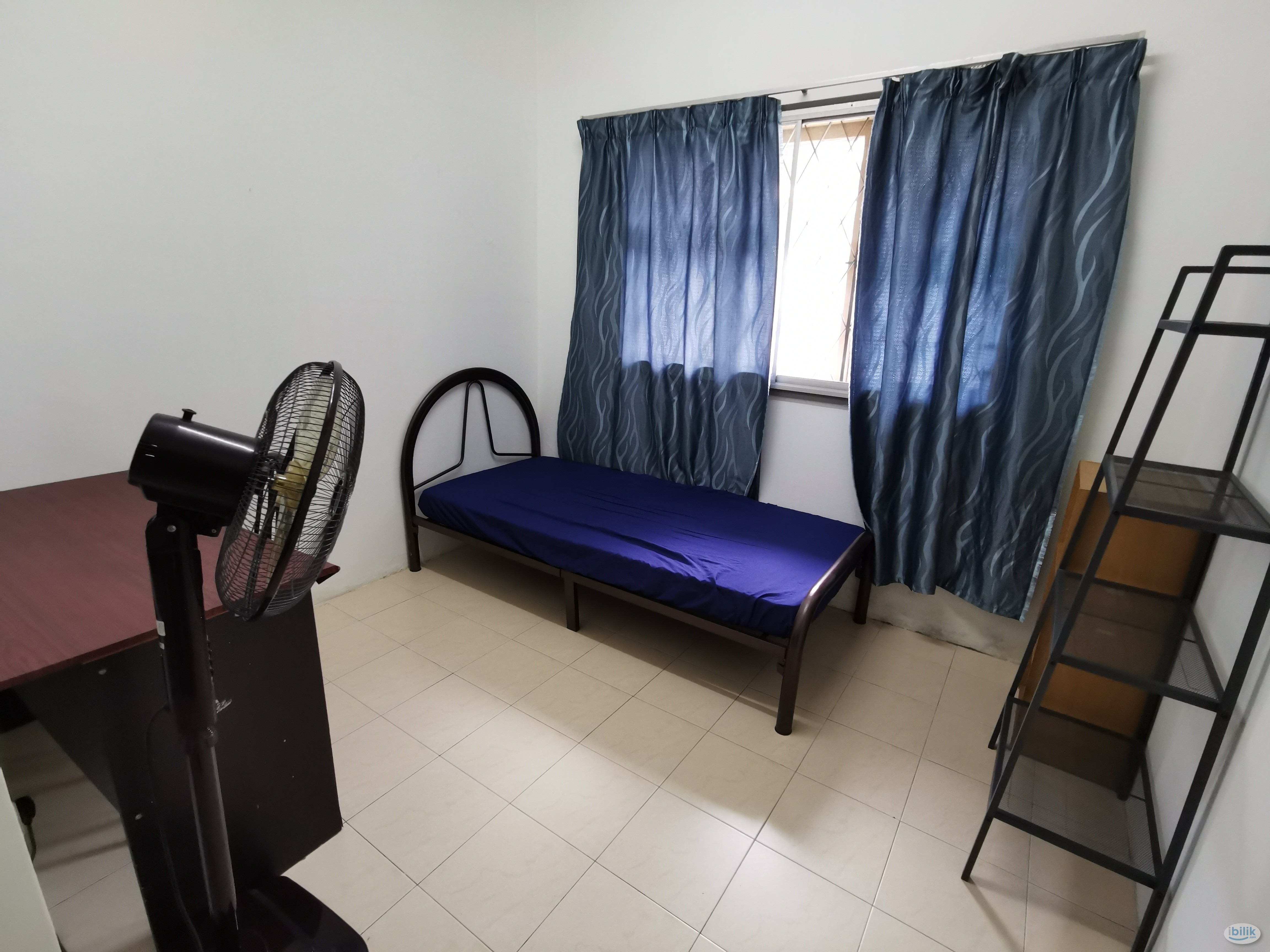 🏠 Middle Room For Rent in Jalan Kenari, Bandar Puchong Jaya 🚶‍♀️🚉 Walking Distance to LRT Station 🚶‍♂️🚇 - Image 1