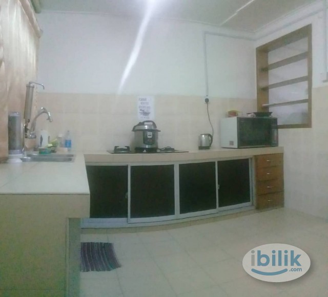 🌟 Room Available with Walking Distance to MRT Bandar Utama 🏠🚶‍♀️🚆✨🎯🏢 Convenient & Cozy Room  🛋️🔥 - Image 1