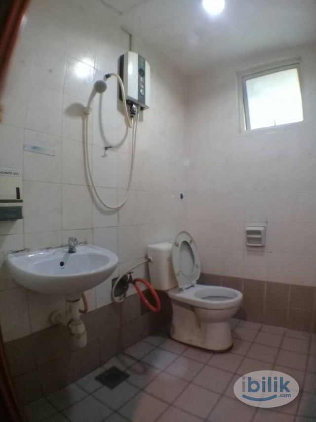 🌟 Room Available with Walking Distance to MRT Bandar Utama 🏠🚶‍♀️🚆✨🎯🏢 Convenient & Cozy Room  🛋️🔥 - Image 2