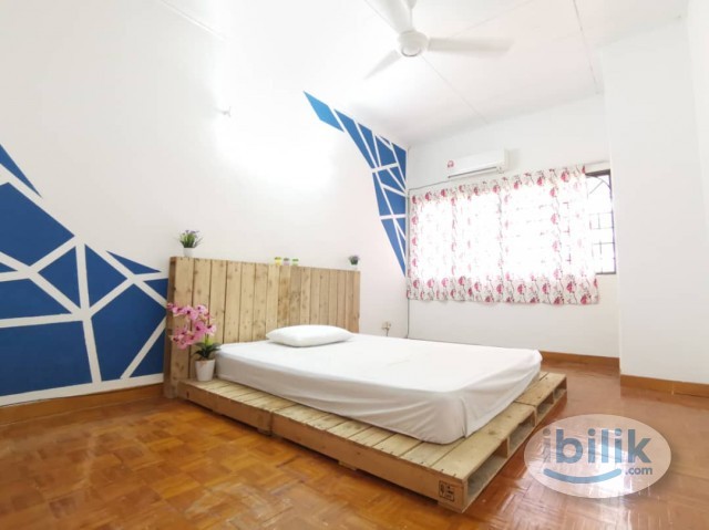 🌟 Room Available with Walking Distance to MRT Bandar Utama 🏠🚶‍♀️🚆✨🎯🏢 Convenient & Cozy Room  🛋️🔥 - Image 3