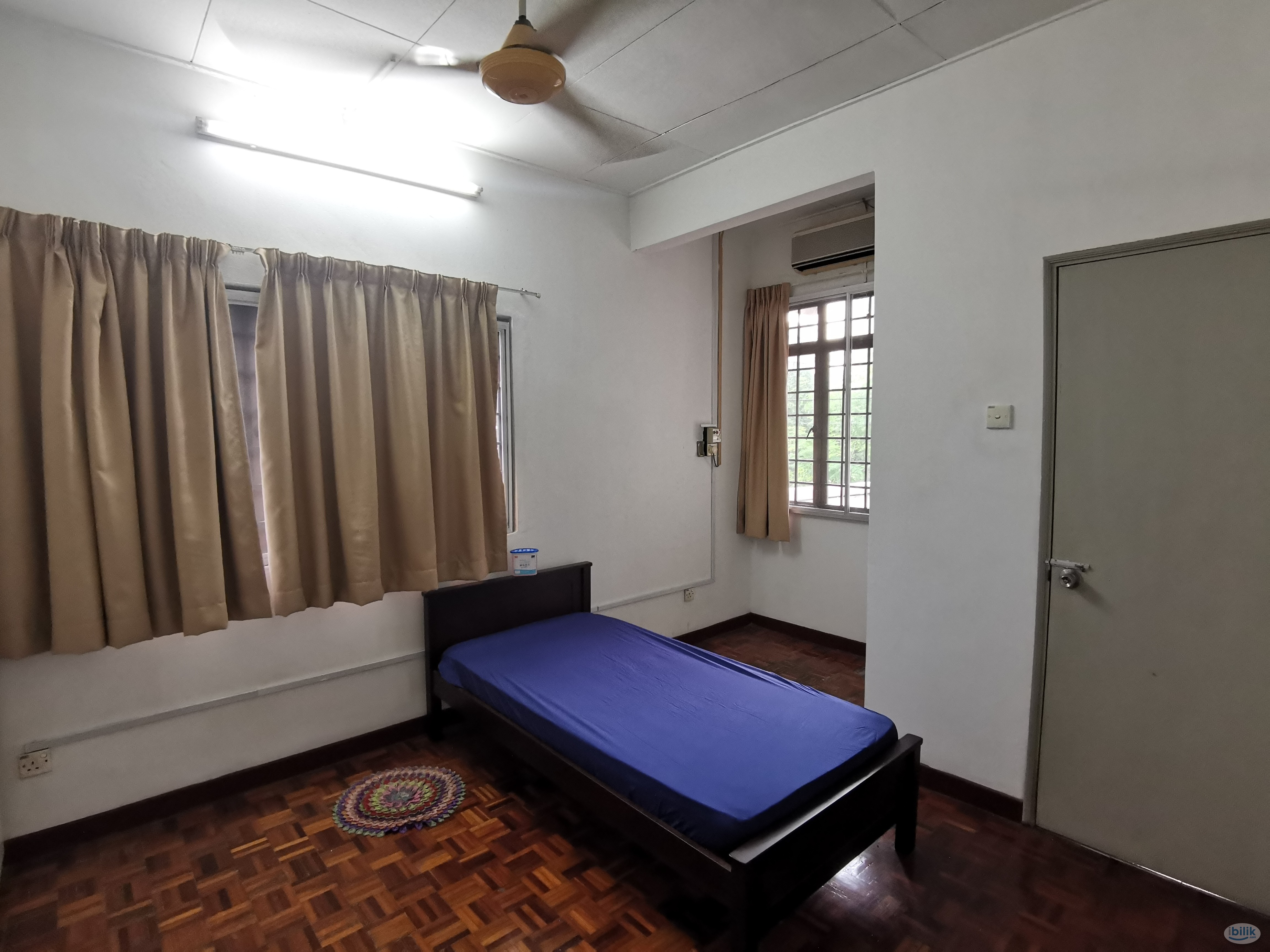 🏢 Great Location Room for Rent at Damansara Kim with Utilities Included & Fully Furnished 🌟🏠🔌🪑 - Image 1