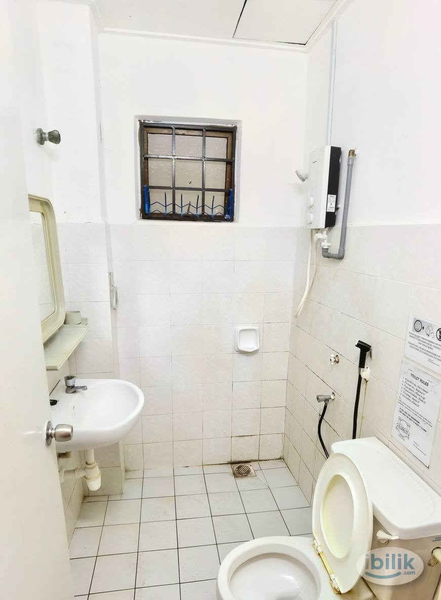 🌟 Affordable Middle Room with One Month Deposit Only! 🛋️🛍️🏠 Bandar Utama, Near One Utama Mall! ❗ - Image 2