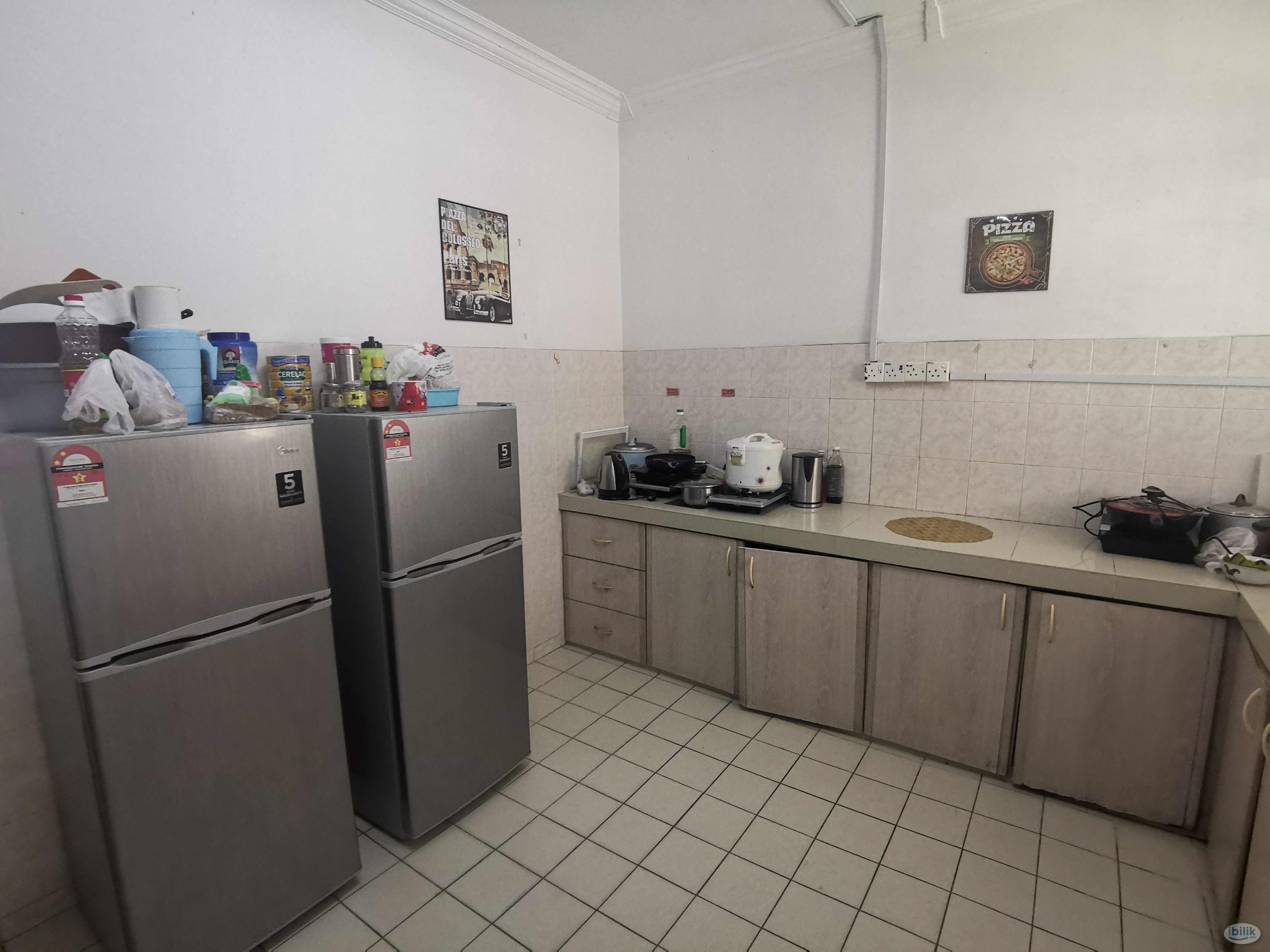 🚶‍♂️ Middle Room for rent in SS15, Subang Jaya near INTI College and Subang Square! 🏢💼🏠 - Image 3