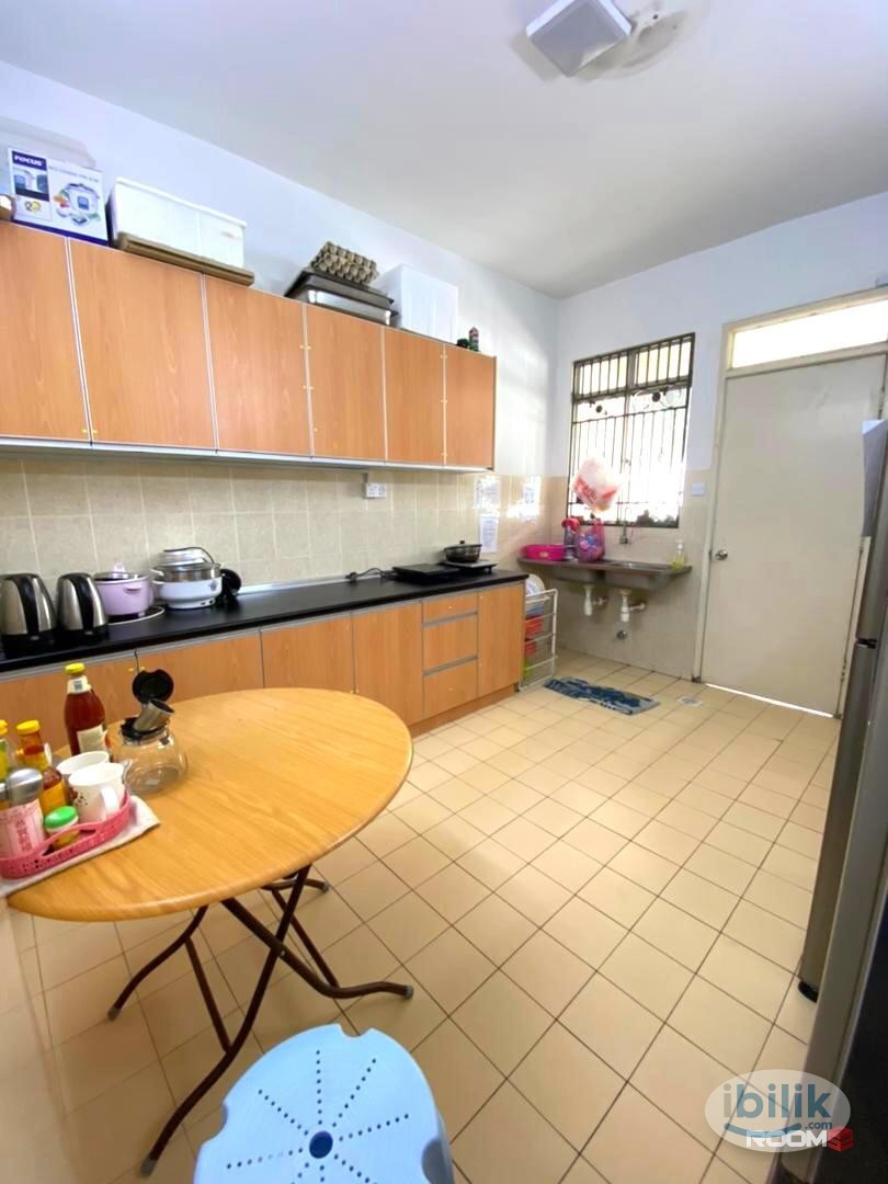 💥💥 🏡 [Zero Deposit]❗️HOME FEEL UNIT ❗️🏡 Middle Room for rent at Kota Damansara! 💫🛋️ - Image 3