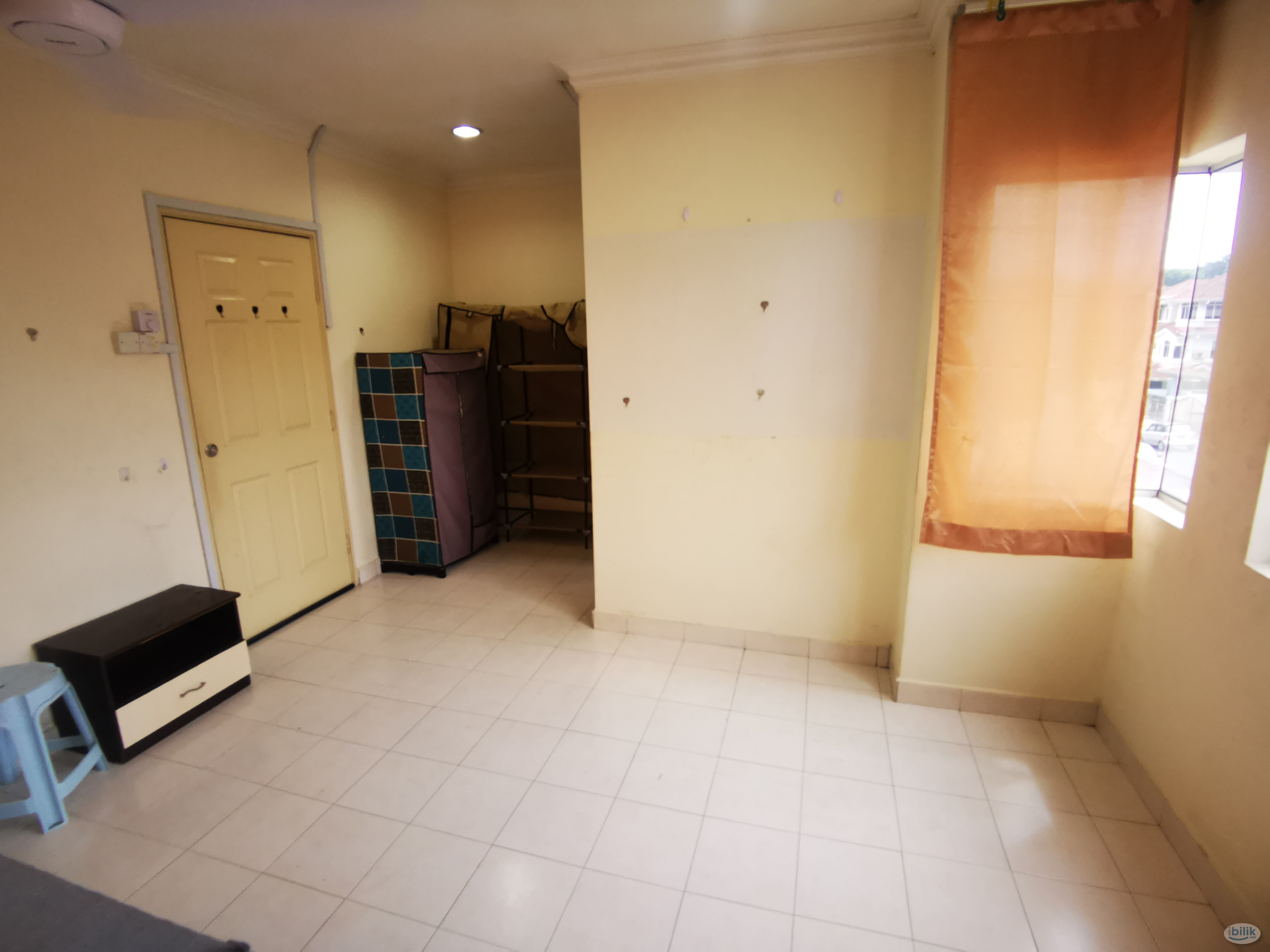 Master Room with Private Bathroom at Sungai Buloh 🏠 Nearby Hospital Sg Buloh 🏥 - Image 2