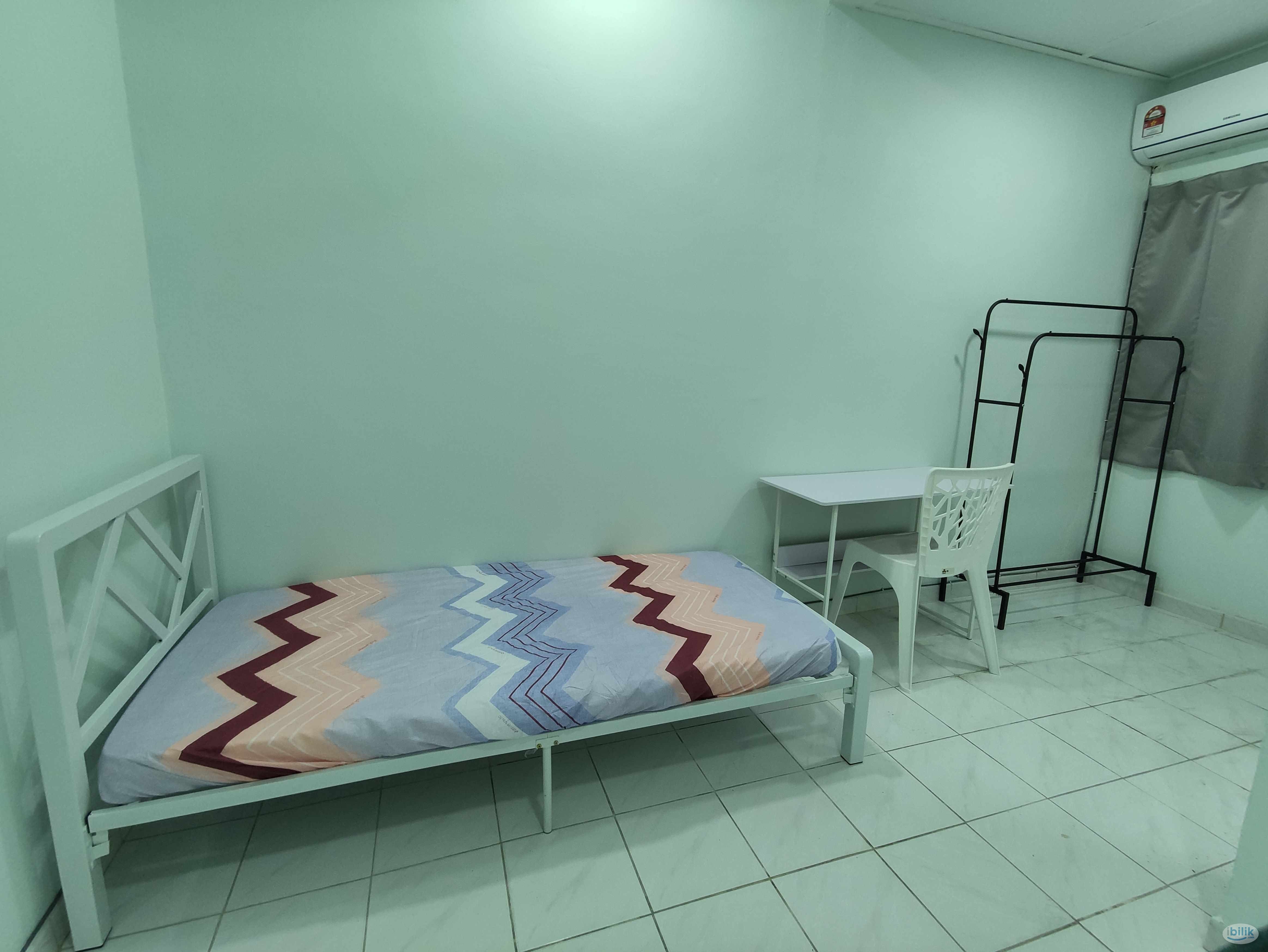 ⚡Zero Deposit Room To Rent At Taman Wawasan Middle Room😲 - Image 1