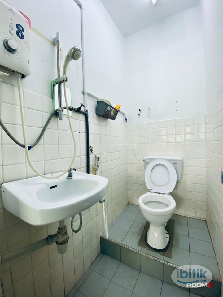 🔐 Middle Room For Rent in Sea Park with High Speed WIFI Near SS2 Petaling Jaya, SS1🚪 - Image 3
