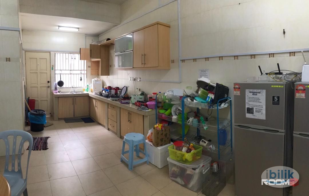 🏠✨🌟Available Room at Petaling jaya jalan ss7/16 With Funiture, Free WiFi and Clean Environment🛏️💼🪑 - Image 3