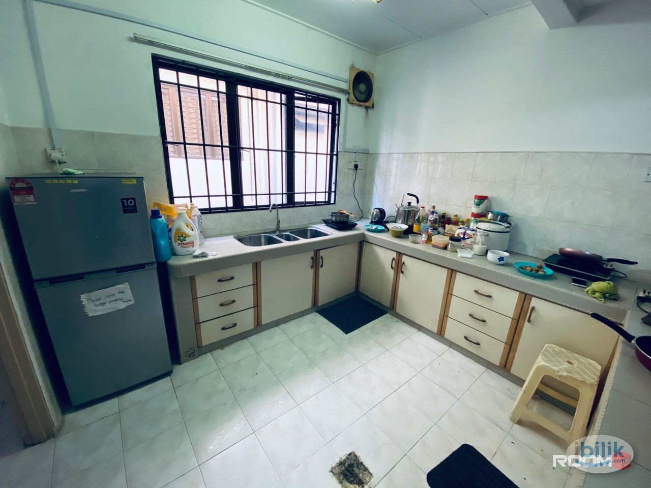🚀🍽️ Available Room at SS2 Petaling jaya jalan ss2/104 (Free Wifi) 🏙️Easy access to Restaurants and SS2 town! 🌟🍔🛍️ - Image 2