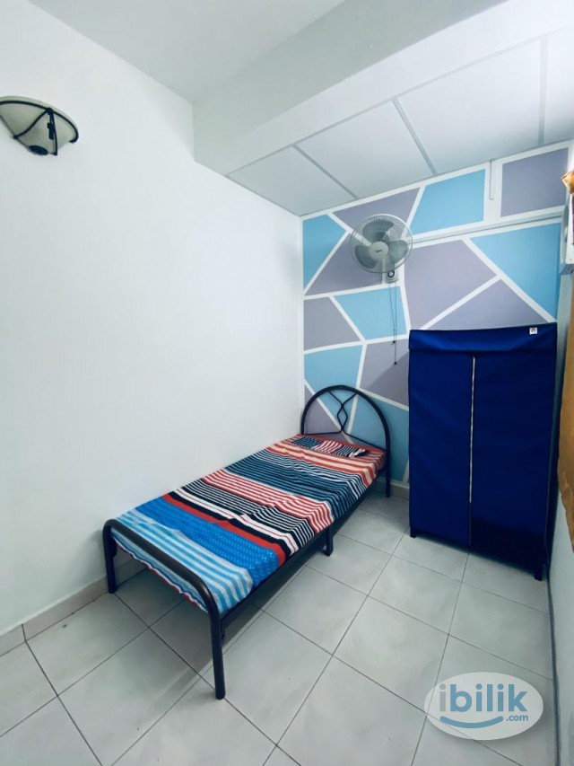 cozy and convenient room at SS2! 🌟 Enjoy 100MBPS WIFI, fully furnished accommodations, and all-inclusive utilities! 💻🛋️🔌 - Image 1