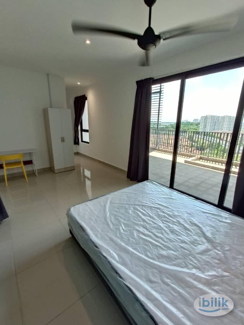 Only Walk to Central I-City mall 🛌 New Unit Room for Rent at Seksyen 7 Shah Alam - Image 2