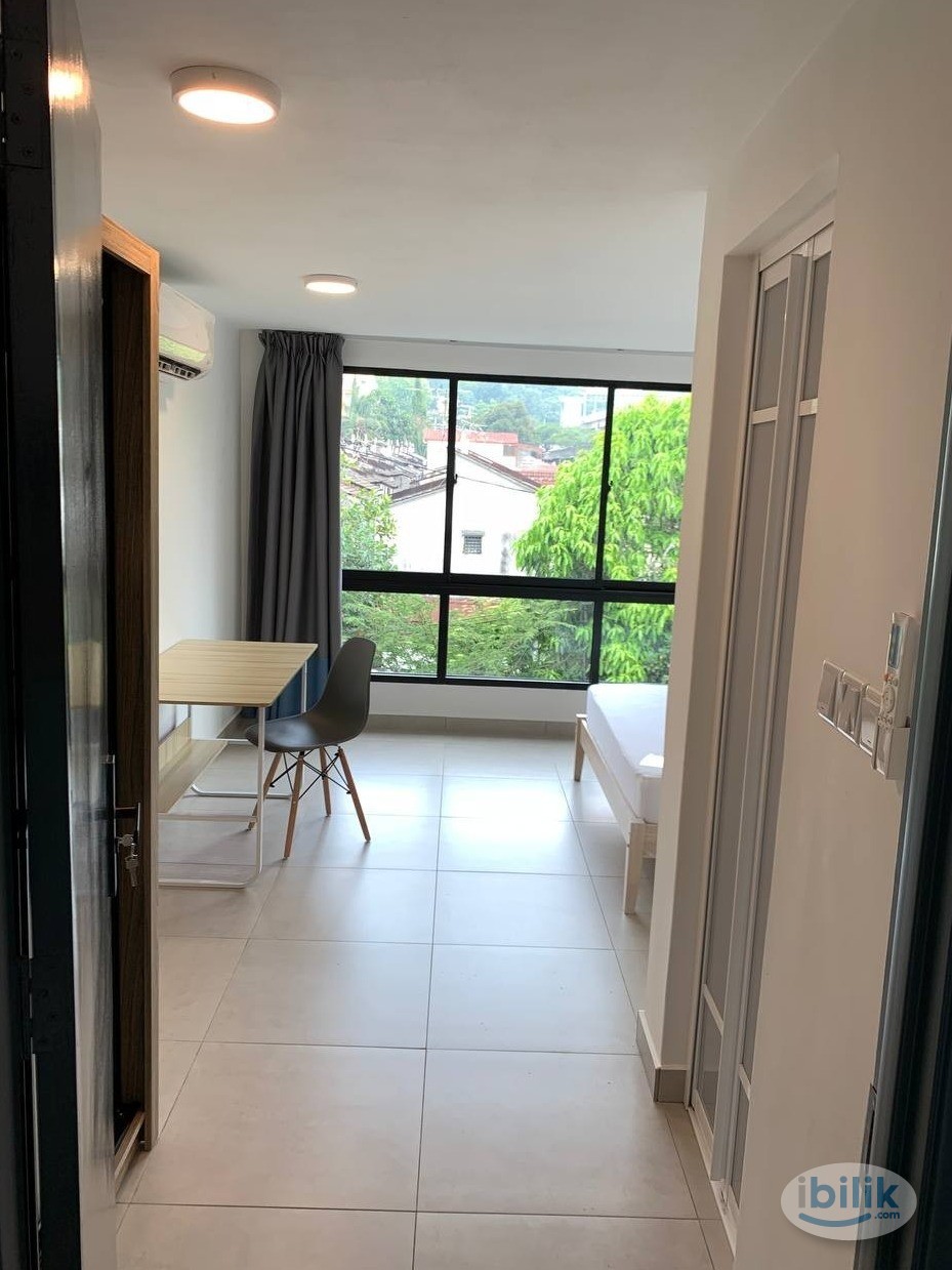 Master Room 2 min walk to LRT 🌈 very CONVENIENT, yet PRIVATE - Image 2