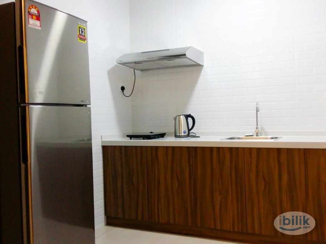 Master Room 2 min walk to LRT 🌈 very CONVENIENT, yet PRIVATE - Image 3