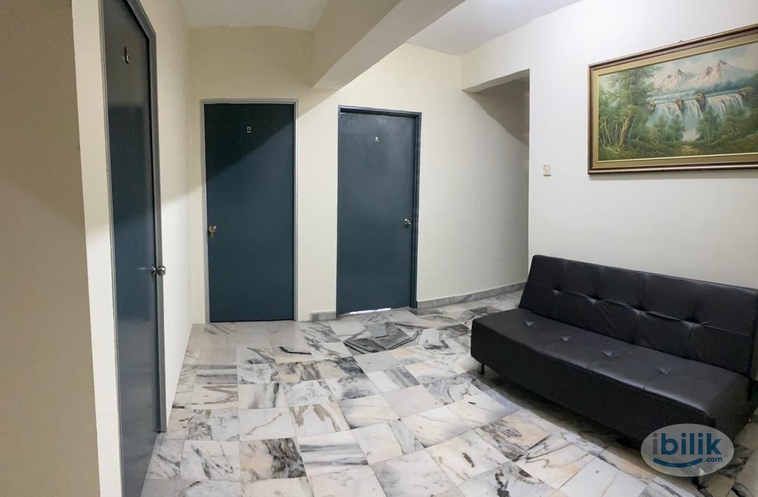 Middle Room at Seri Mas, Bandar Sri Permaisuri Cheras Taman Ikhsan Taman Ikan Emas Near MRT - Image 3