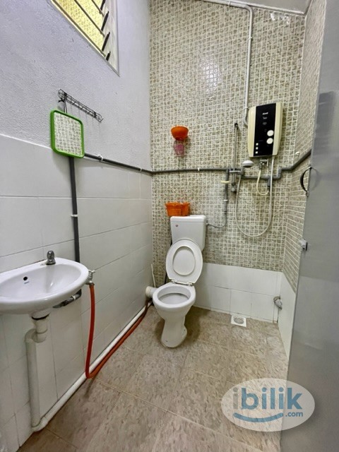 Single Room For Rent in Sea Park with High Speed WIFI Near SS2 Petaling Jaya, SS1 🏠💻🌐 - Image 1