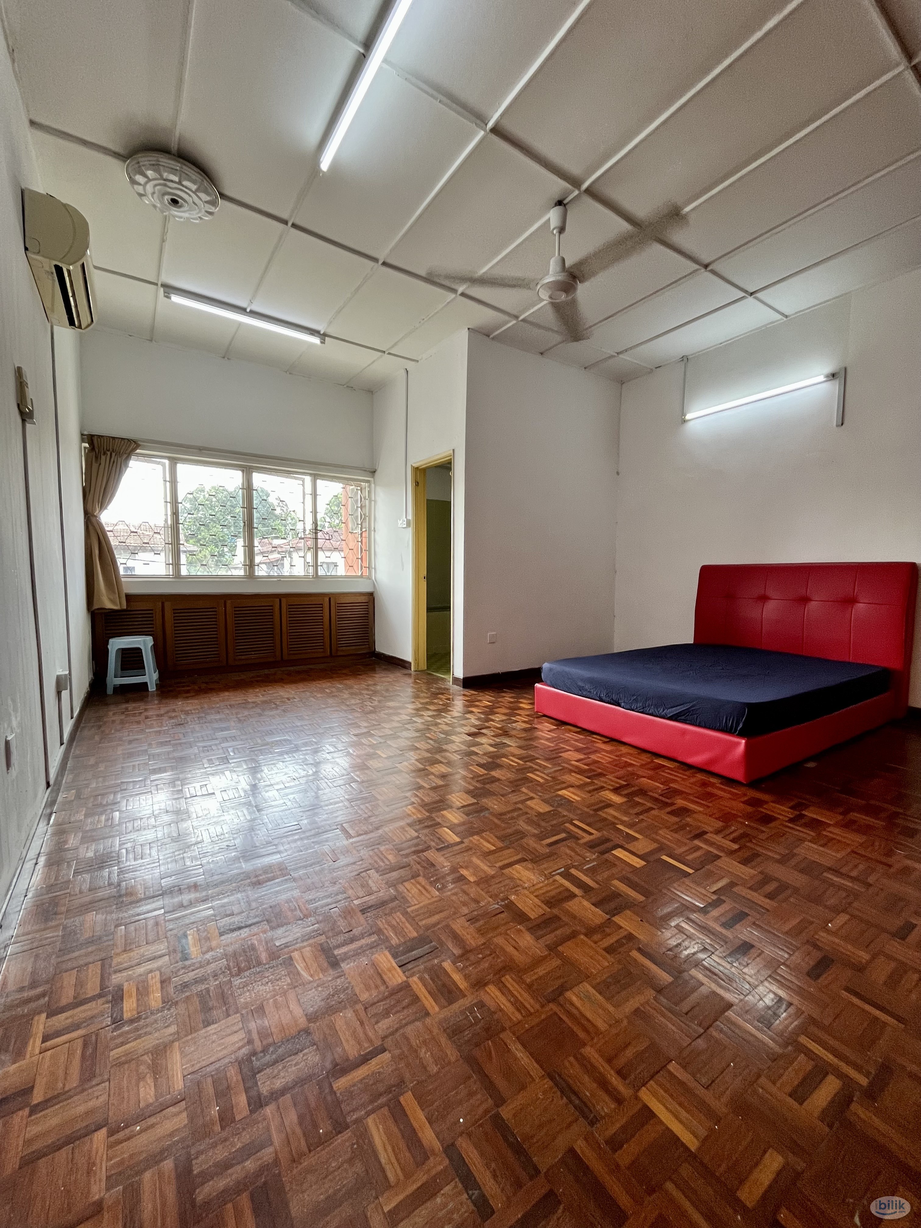 One Month Deposit Only 😄 Middle Room in TTDI with Free WIFI 📶 - Image 1