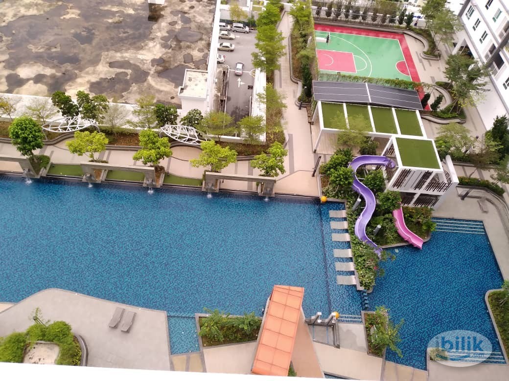 Master Room at Solaria Residence, Bayan Lepas - Image 4