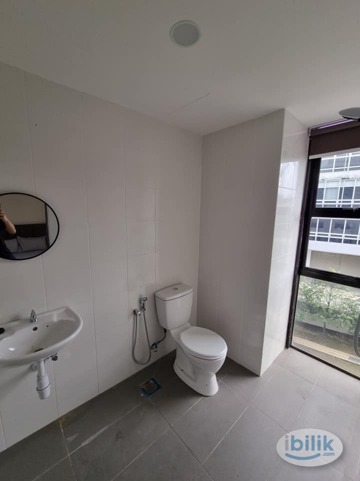 Near MRT Kentomen, Jalan Ipoh 🚶 Master Room + Private Toilet near Sentul - Image 1