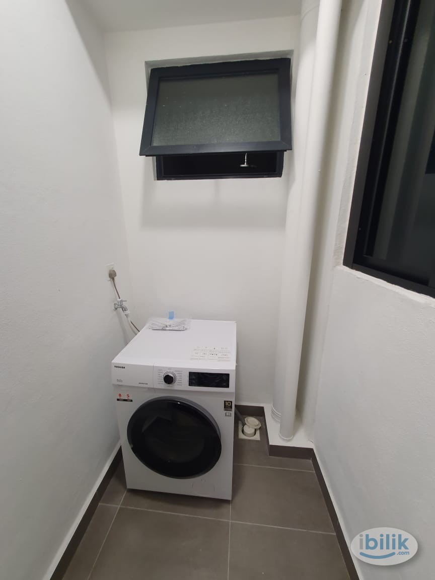 [Female] Medium Room with Hotel Quality Spring Mattress Spine firm | Washing Machine with Dryer - Image 3