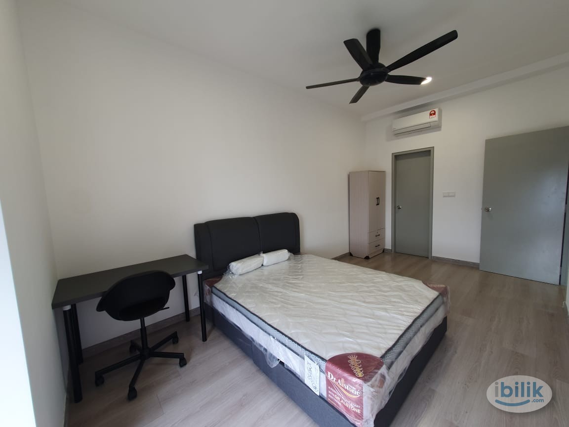 [Female] Master Room with Hotel Quality Spring Mattress Spine firm | Attached Washroom - Image 1