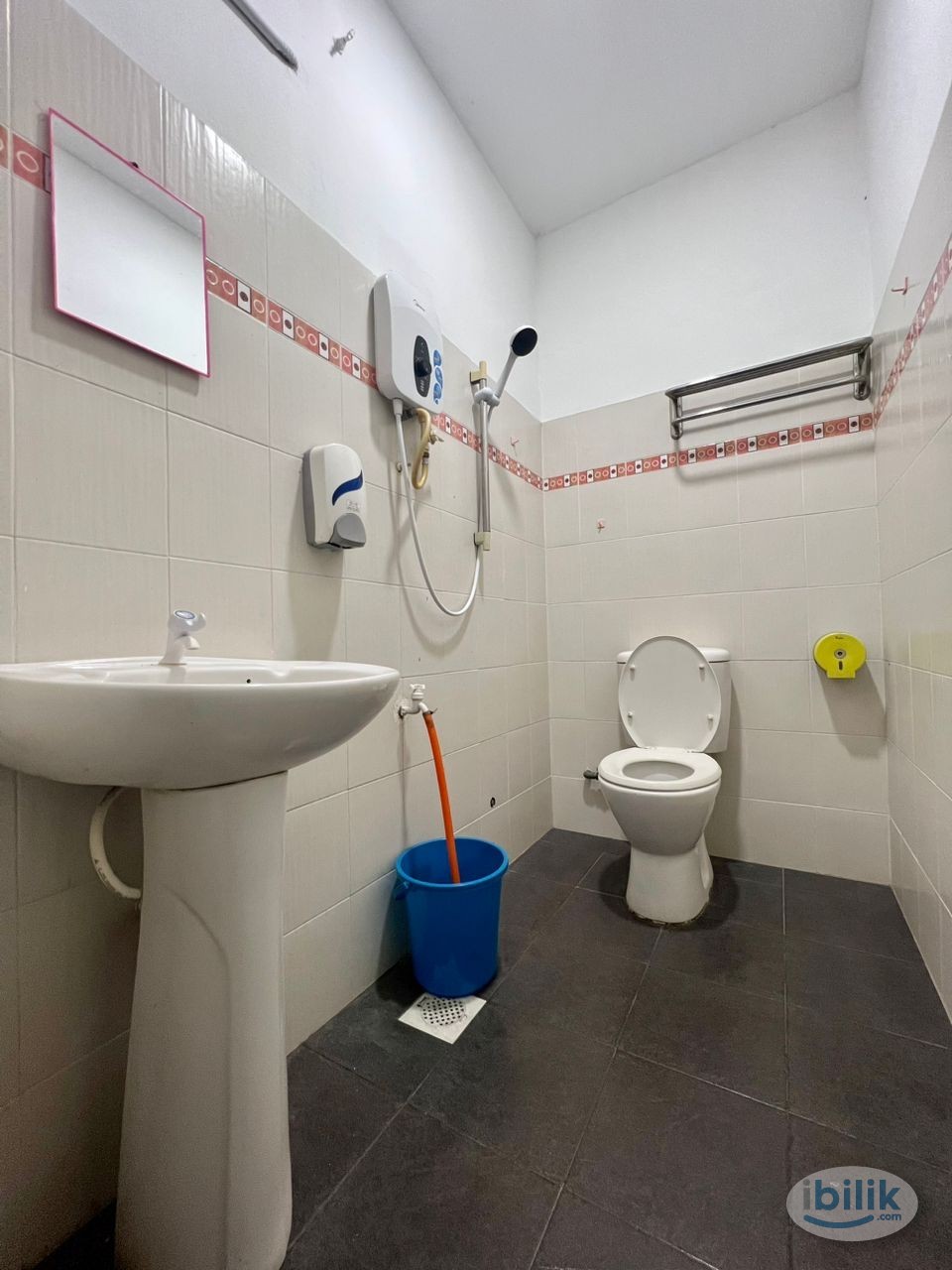 📍SENTOSA JB ROOM FOR RENT🔥LOW DEPOSIT🔥Master Room at Taman Sentosa, Johor Bahru - Image 2