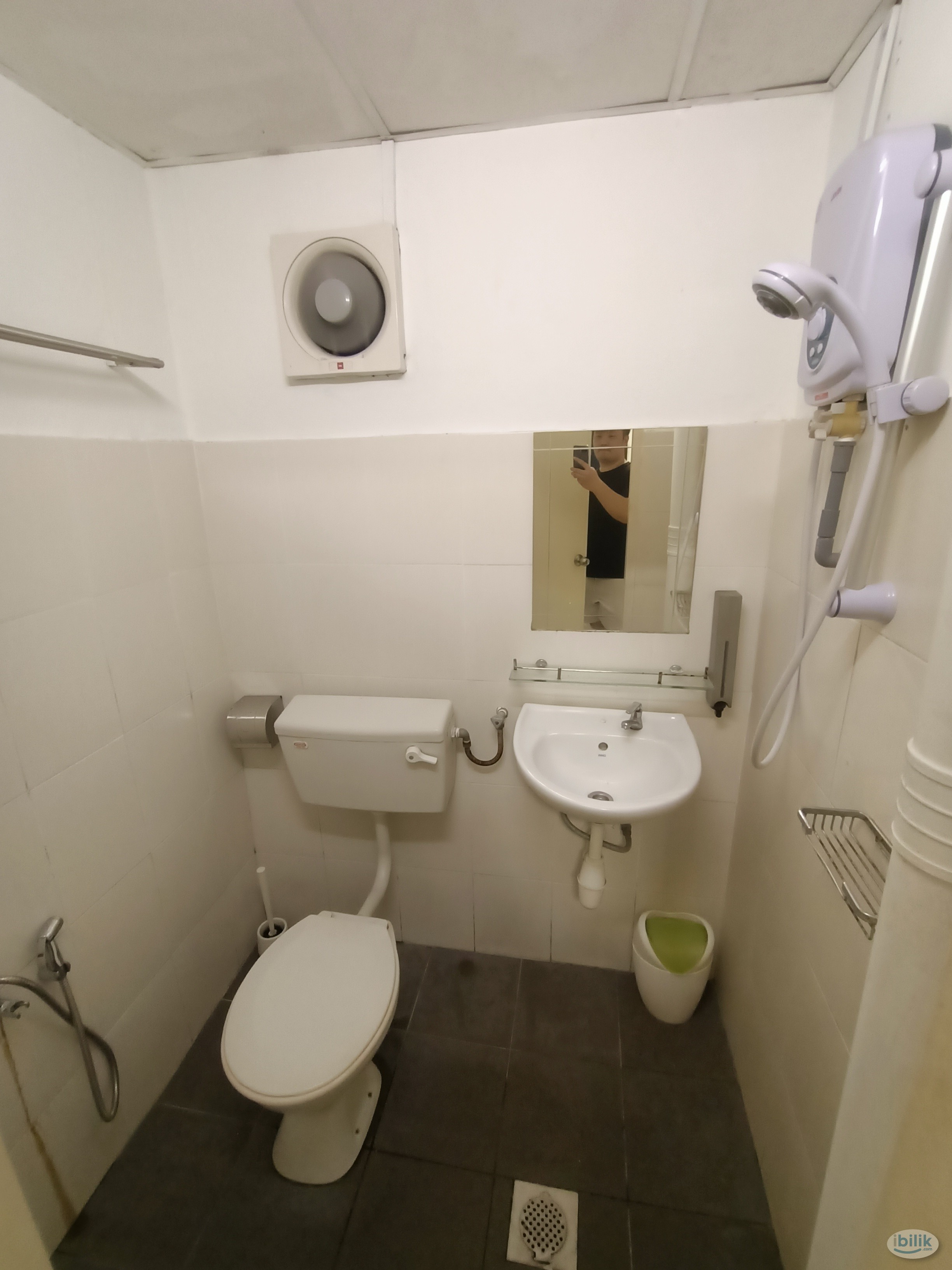 Zero Deposit 🏡 Co-Living Room at Hotel Orange Pekoe@ KL City Center - Image 4